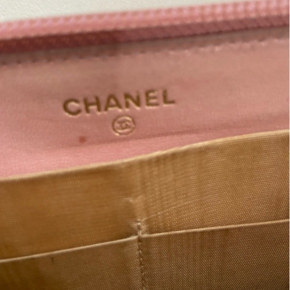 Chanel Pink Caviar with gold tone hardware Double C Zippy Wallet - authentic - Picture 10 of 12